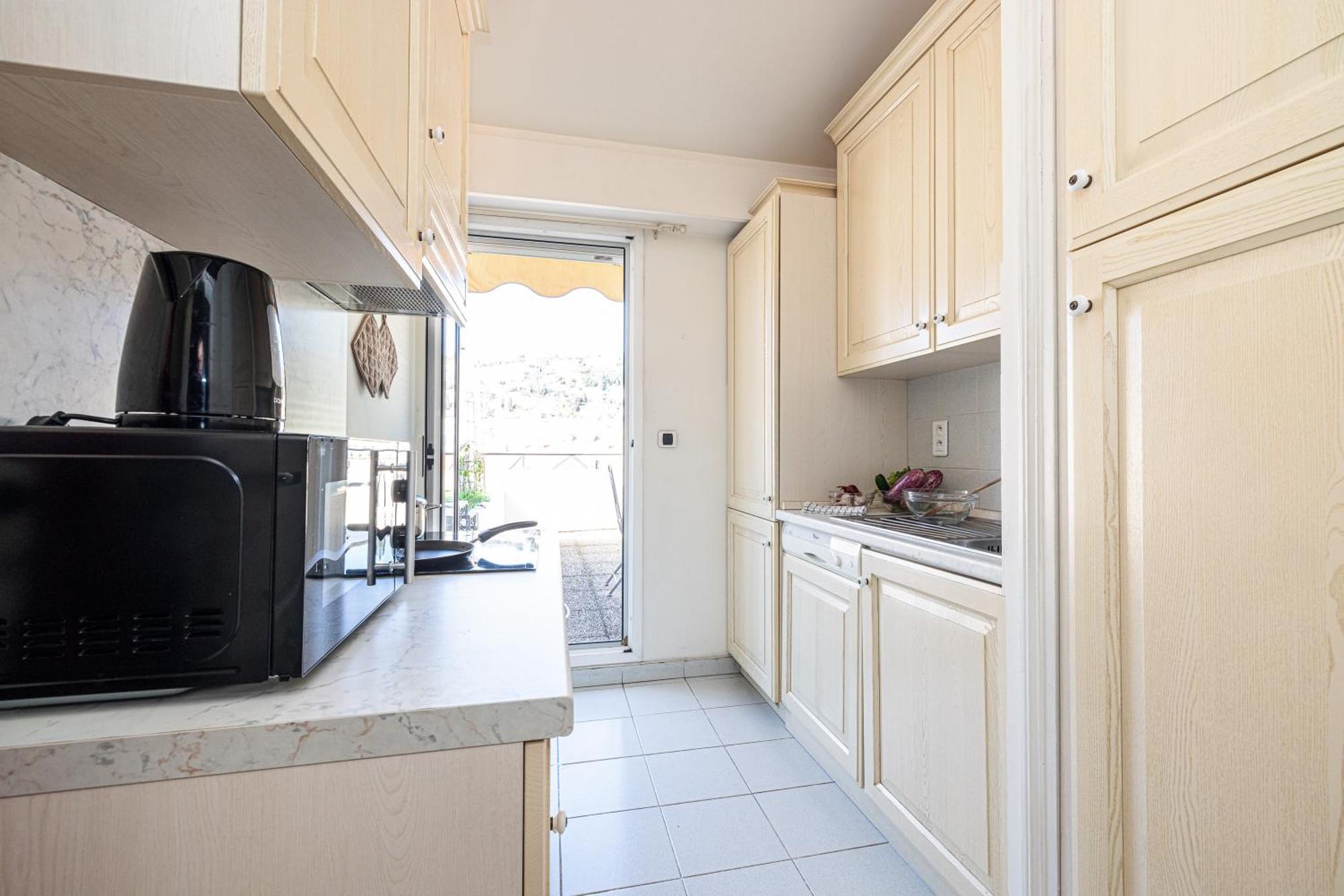 Victoria Bergamote Attic - Happy Rentals Ментона Экстерьер фото